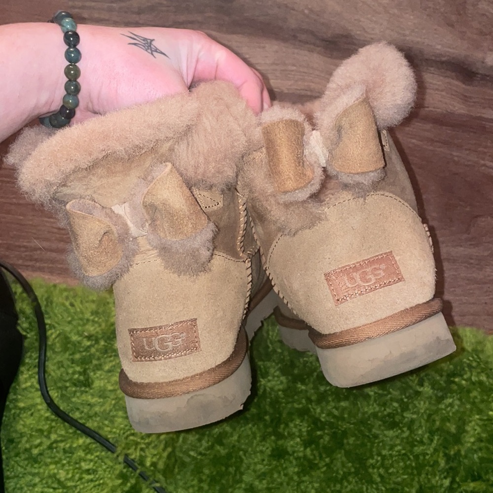 Uggs with Bow Beige AS IS